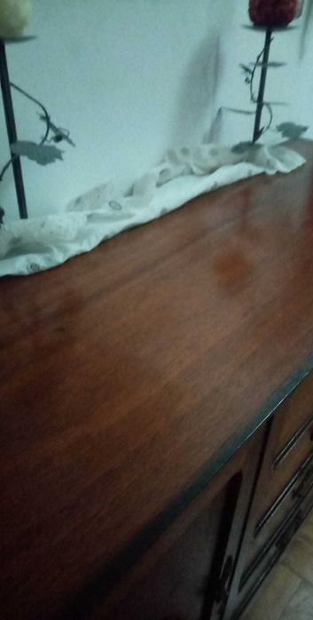 Móvel antigo em excelente estado...