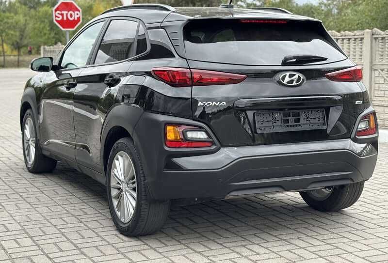 Hyundai Kona SEL