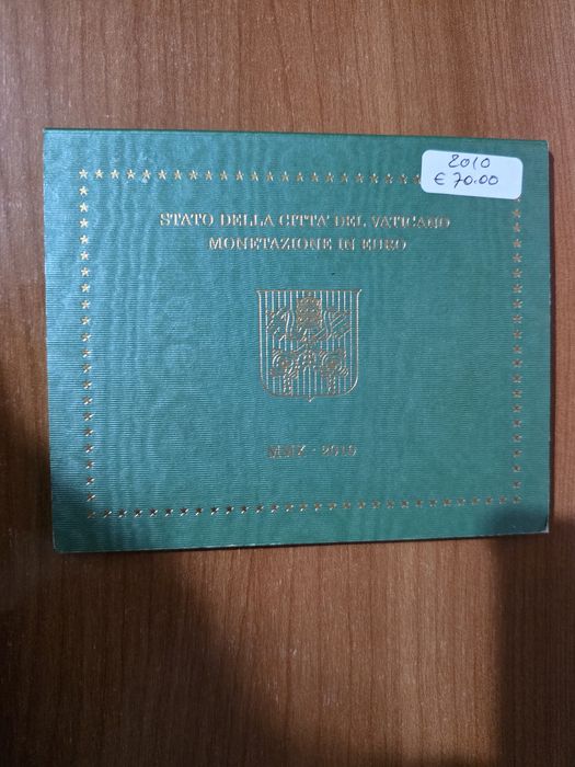 conjunto oficial de moedas de euro do Vaticano do ano de 2010.