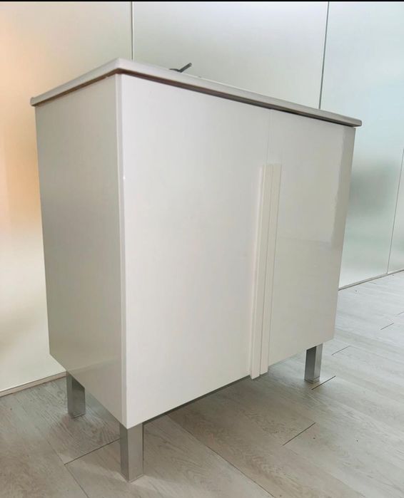 Movel com lavatório