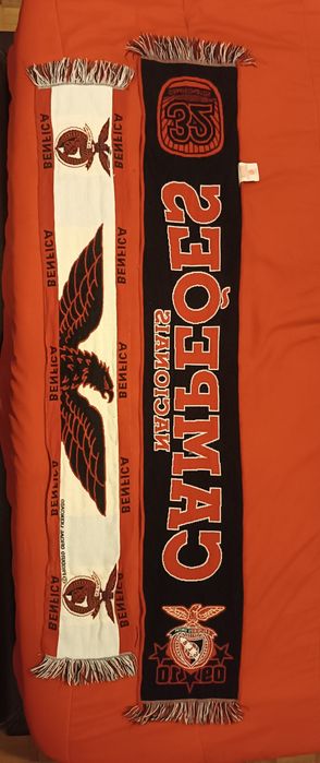 2 cachecóis do benfica