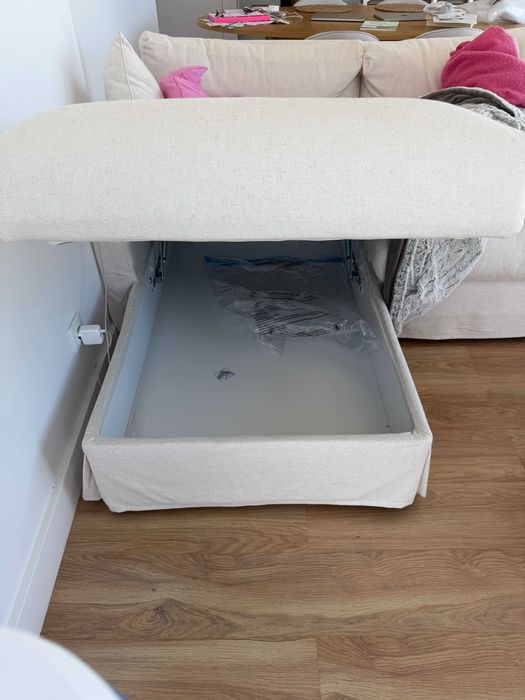 Sofá com chaise longue