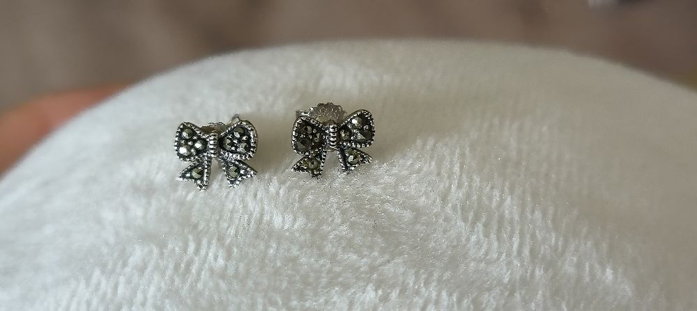 Brincos laço em prata antigos