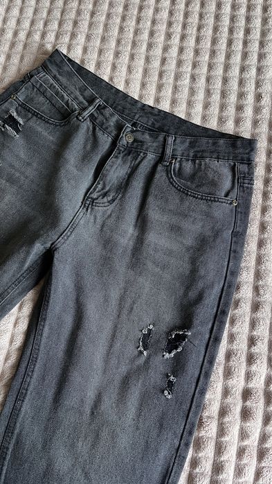 Якісні джинси XL -XXL, майже нові дефектів нема, подертості на колінах