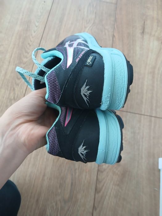 Buty asics kolce trekkingowe 40