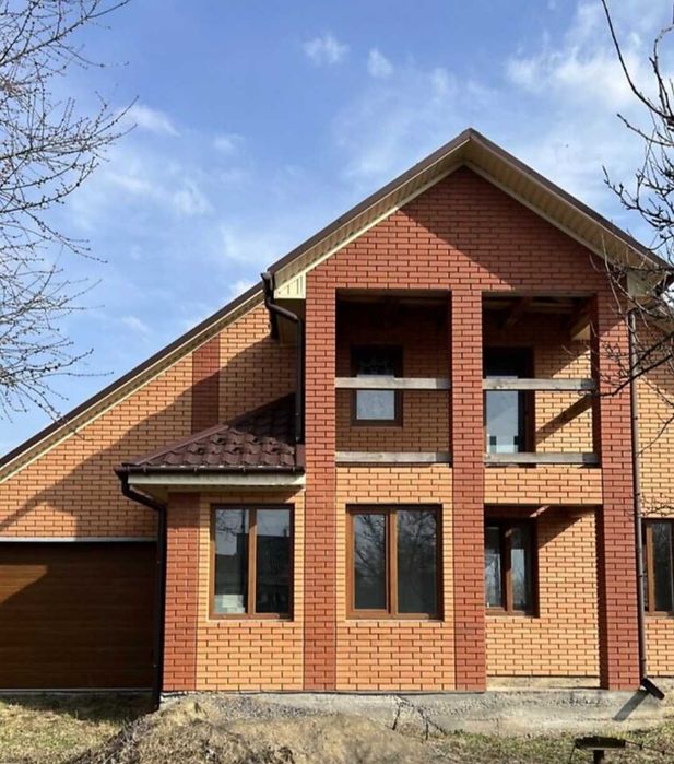 Продам 2-поверховий будинок у с. Петрик 4374