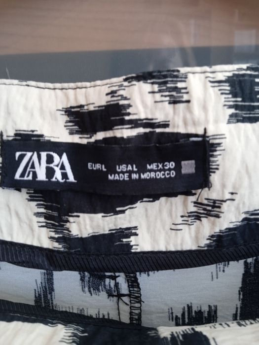 Szerokie zwiewne spodnie Zara