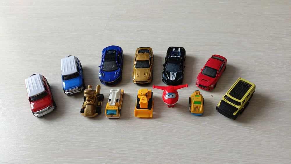 Машинки одним лотом