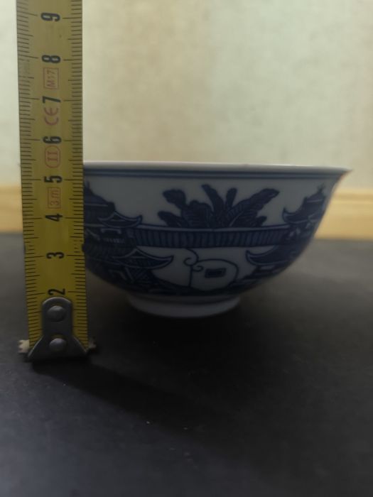 Tigela de Porcelana Azul e Branca