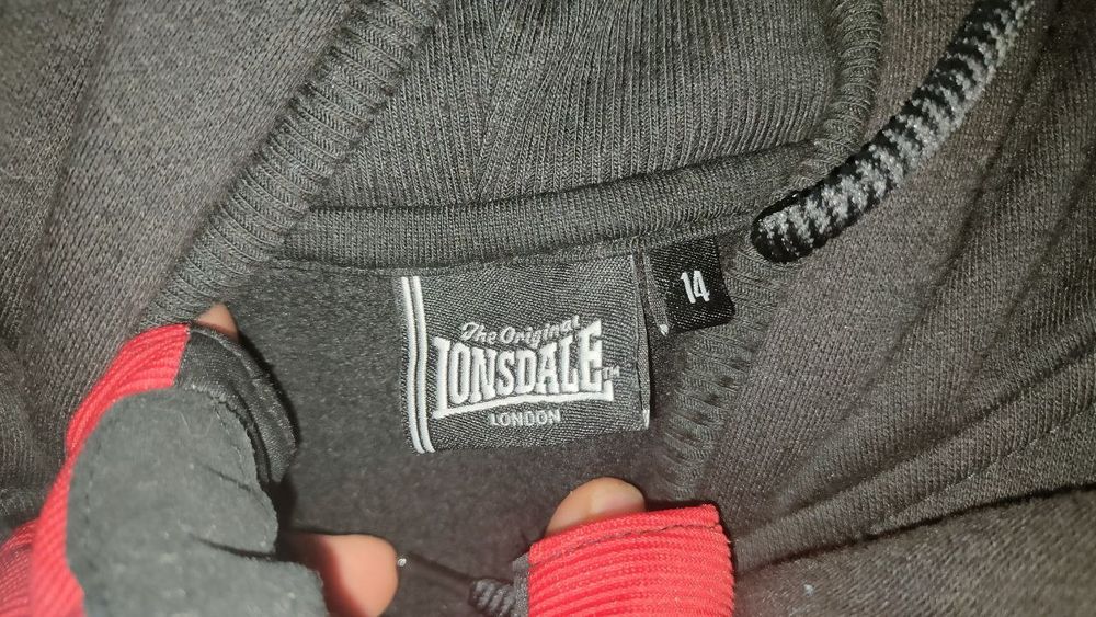 Продам кофту lonsdale