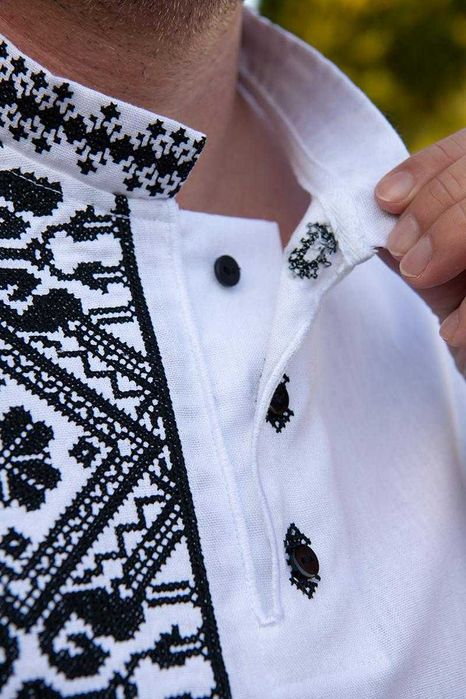 Вишиванка чоловіча біла українська сорочка вишита лляна з орнаментами