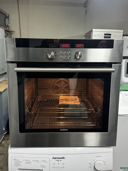 Piekarnik  Siemens  model HB750540 stan idealny