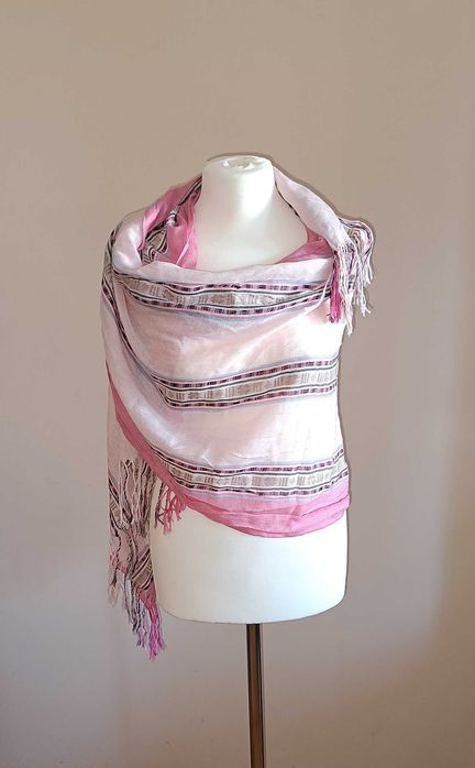 Chusta, szal z pashminy. Piękny, miękki, ładnie się układa.