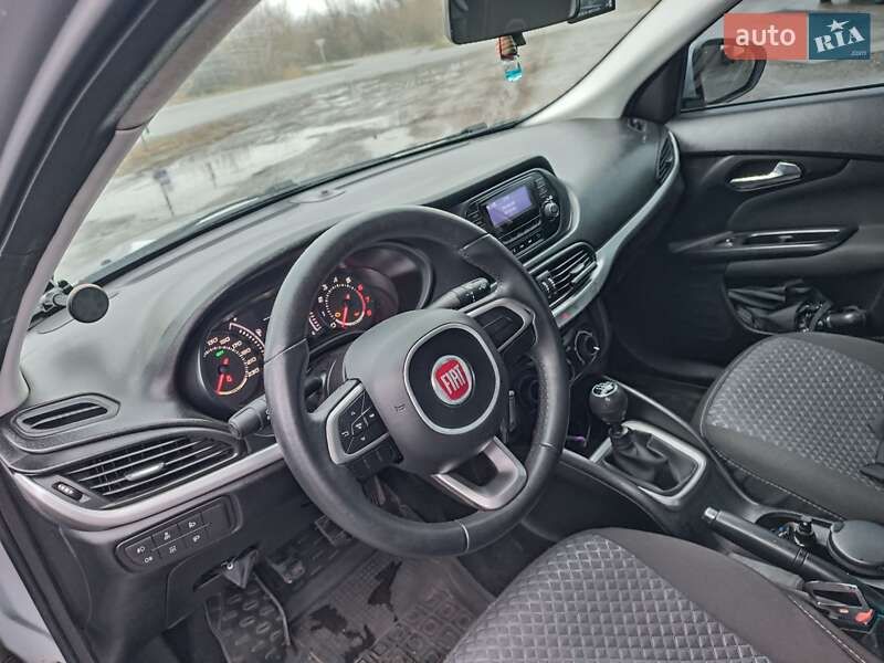 Фіат Тіпо 2018, 1.4 газ/бензин