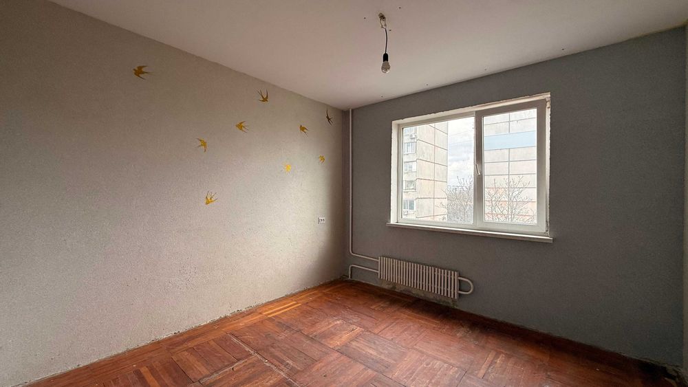 Продам 2 ком. в 16-ке на Салтовке, с/м КЛАСС. (404026)