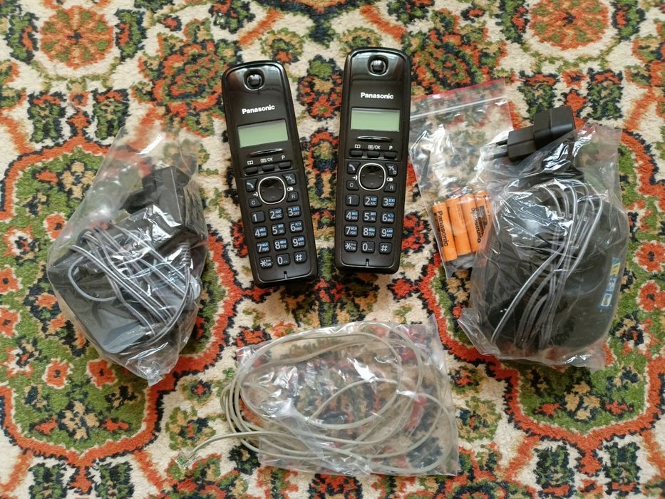 Телефон Panasonic KX-TG1612UA