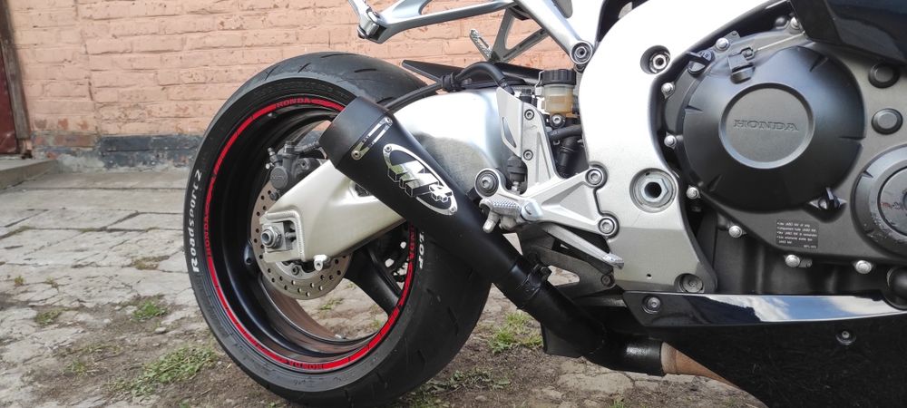 Honda CBR 1000RR Fireblade 2011