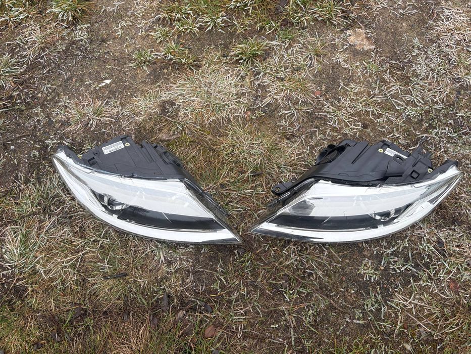 Lampy przednie AUDI q7 bi xenon skretny EU cale JAK NOWE