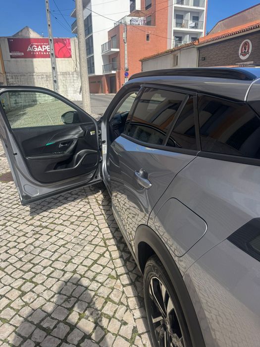Peugeot e-2008 allure 50kwh