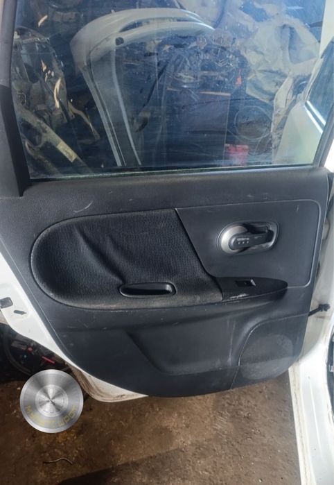 Карты задних дверей Nissan Note 2009 г. E11