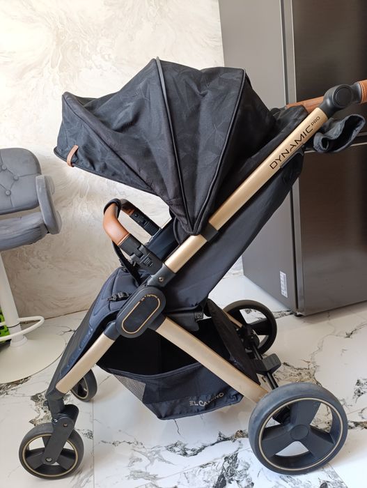 Прогулянкова коляска