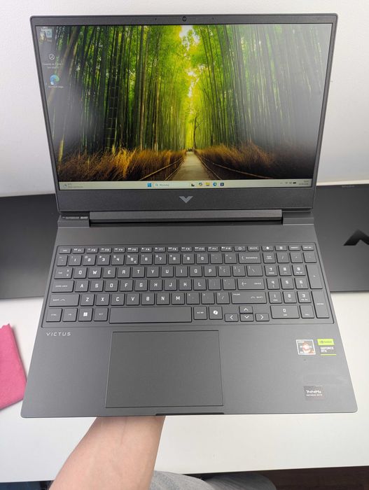 LAPTOP GAMINGOWY HP Victus 15 RTX 4050 Ryzen 7 7445HS 144hz