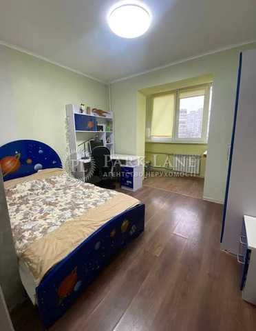 Продаж 3-кім. вул. Каштанова,8 Євроремонт  на 3 поверху