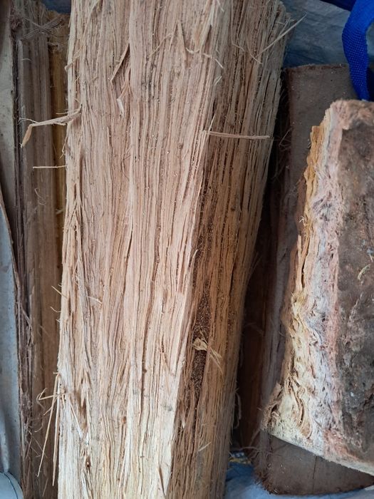 Lenha de eucalipto em saco com 20 kg