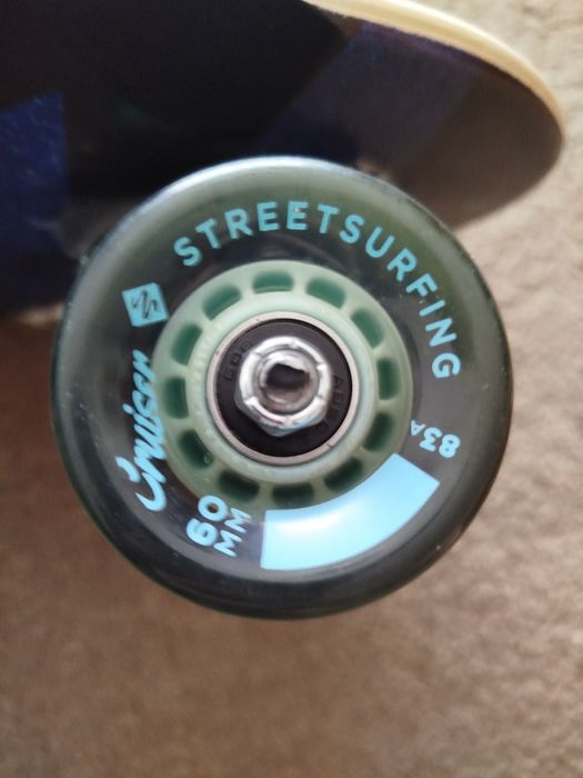 Skate usado (streetsurfing)