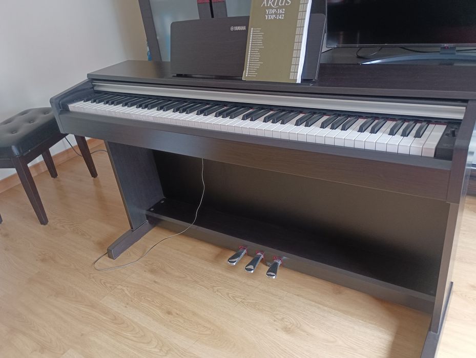 Piano Yamaha ydp 142