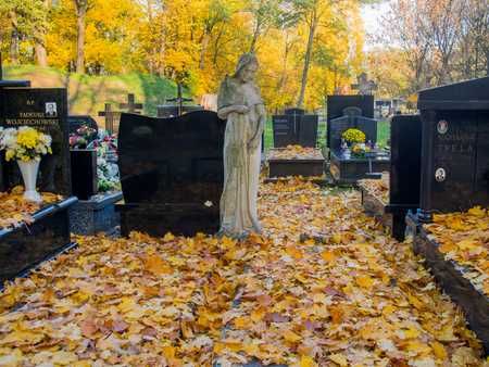 Sprzątanie nagrobków, pomników Legionowo i okolice