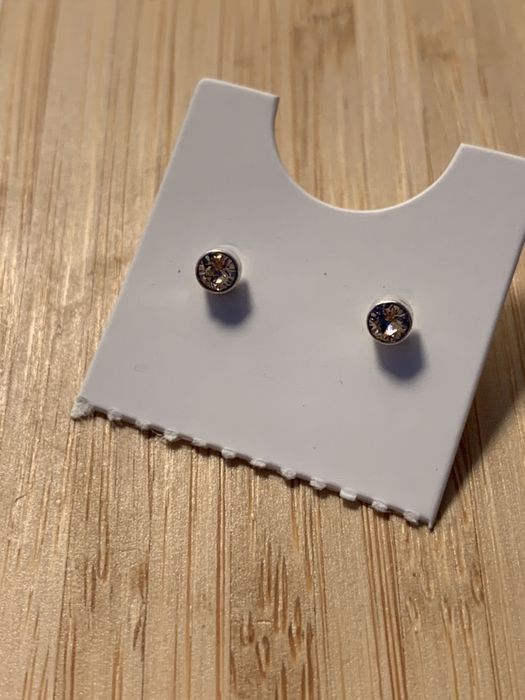 Brincos Simples Prateados e Dourados Nunca Usados