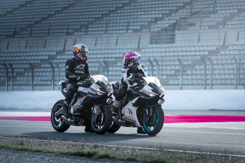 Мотоцикл CFMOTO 675SR-R