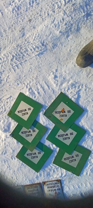 Stare tablice informacyjne BHP i instrukcje