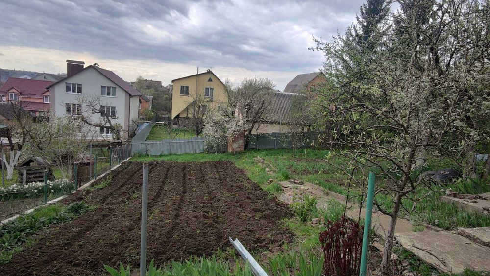 Продається цегляний будинок , р-н Ружична