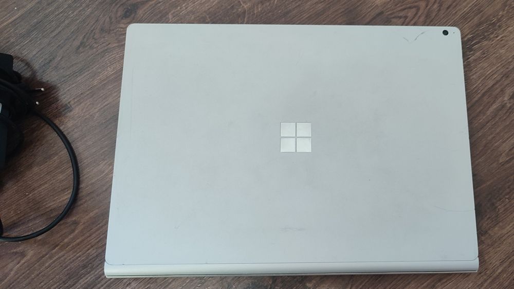 Microsoft Surface Book 2, 15", i7, GTX 1060