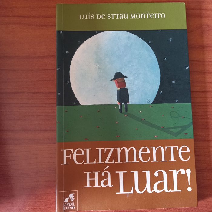 Varios livros, vendk cada um a 5 euros, ou 20 euros se comprar todos.