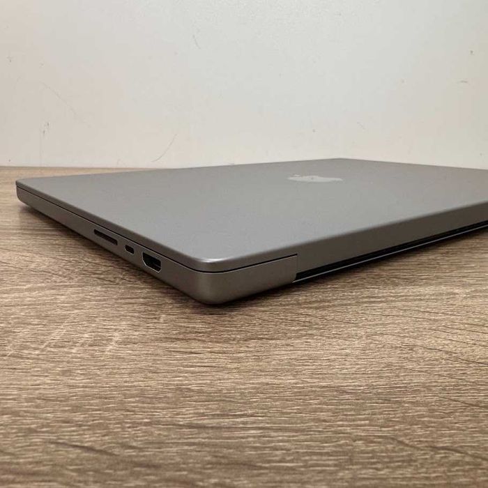 Macbook Pro 16" 2021 M1 Pro / 16Gb DDR5 / SSD 512Gb акб:89% (M1256)