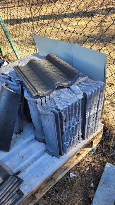 Dachówka Brass betonowa grafitowa