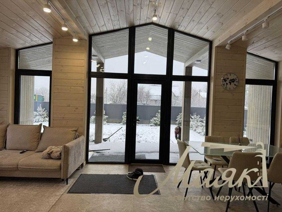 Оренда нового будинку 140 м² у стилі барнхаус в Рославичах