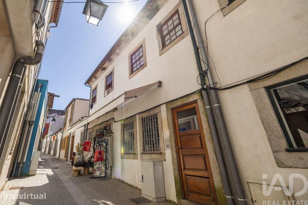 Casa tradicional T4 em Viana do Castelo (Santa Maria Maior e Monserrat