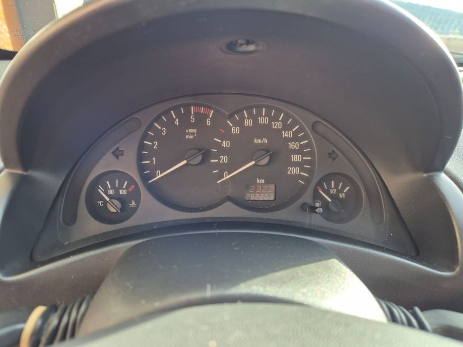Opel corsa C em bom estado