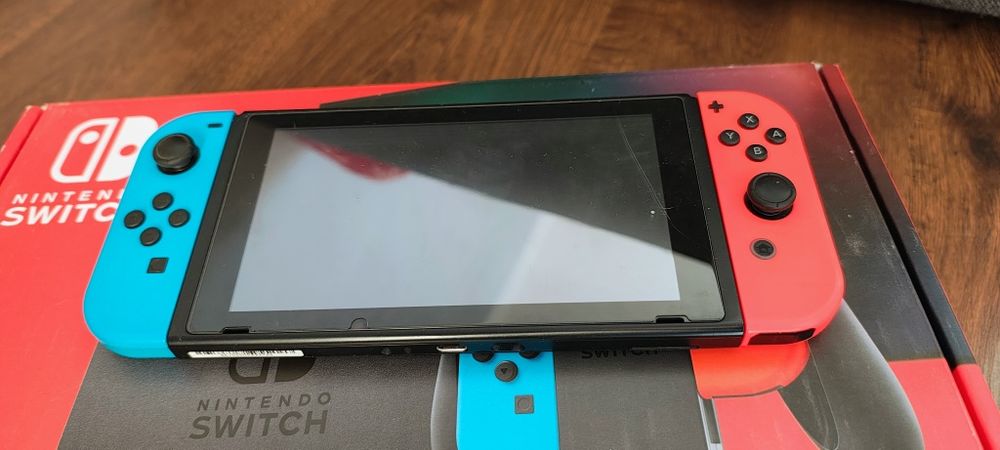 Sprzedam Nintendo Seitch mało używane w Bardzo dobrym stanie.