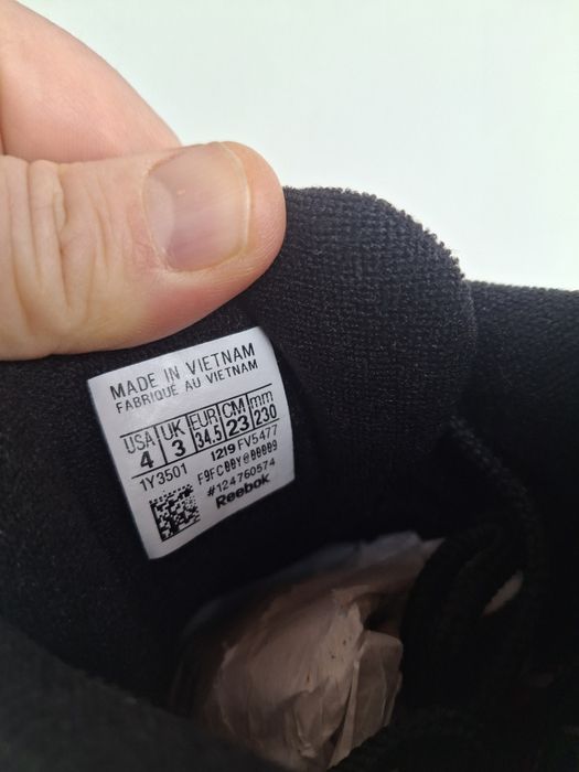 Стильні щільні кросівки для хлопчика,  Reebok 35