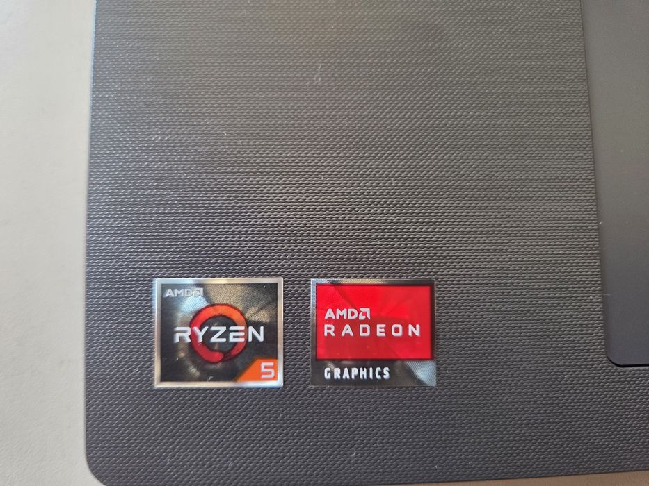 LENOVO V15-ADA 15,6Polegadas