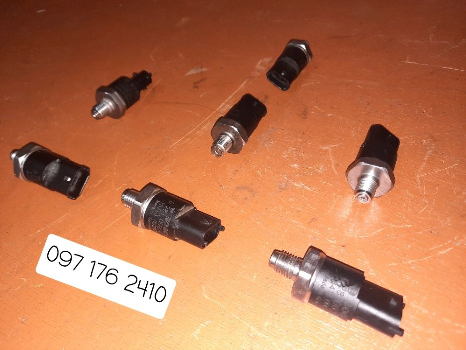 Клапан Renault Scenic датчик давления топлива Bosch 0281002405