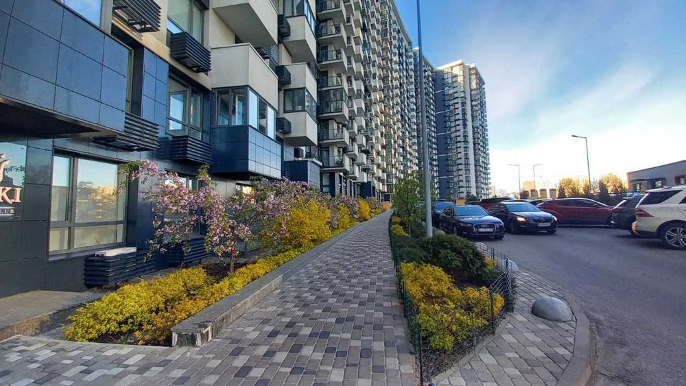 Продаж 1кім квартири 43кв.м. 4-й поверх ЖК Зарічний, паркінг, метро Славутич