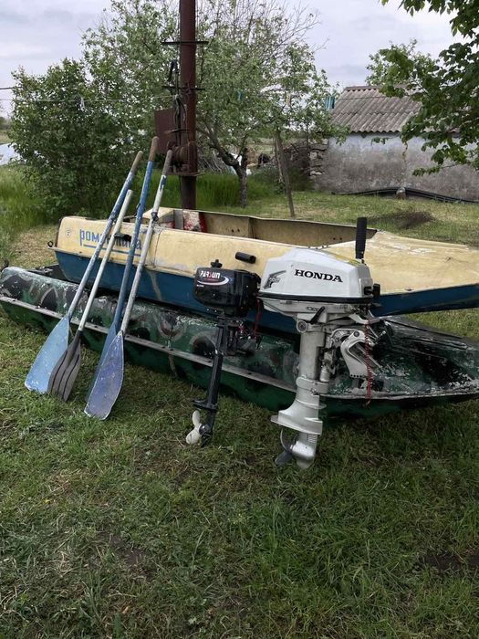 Лодка Крым в хорошем состояние !