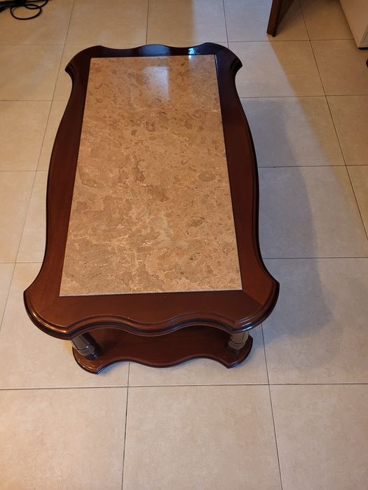 Mesa de centro com pedra mármore