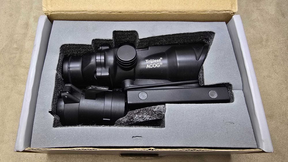 Luneta Trijicon ACOG 4X32
